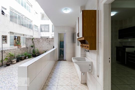 Área de serviço de apartamento para alugar com 2 quartos, 97m² em Cambuci, São Paulo