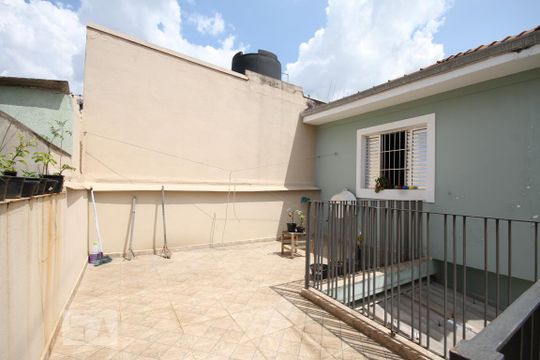Quintal de casa à venda com 3 quartos, 137m² em Vila Moinho Velho, São Paulo