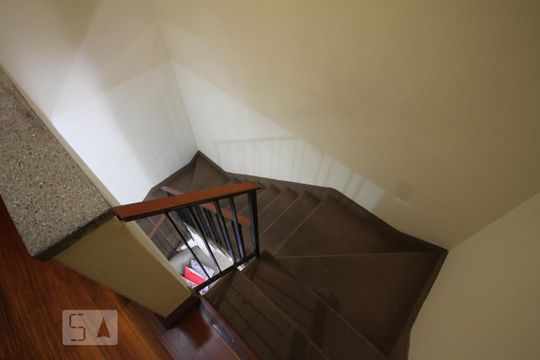 Escada de casa à venda com 3 quartos, 137m² em Vila Moinho Velho, São Paulo