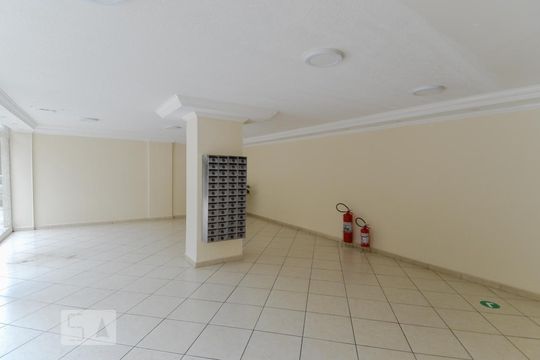 Hall Social de apartamento para alugar com 2 quartos, 56m² em Jardim Bom Clima, Guarulhos