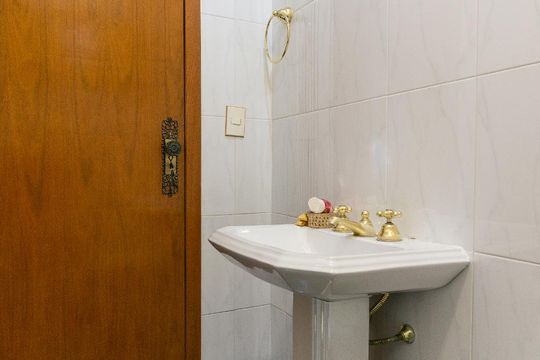 Lavabo de casa à venda com 3 quartos, 250m² em Vila dos Andrades, São Paulo