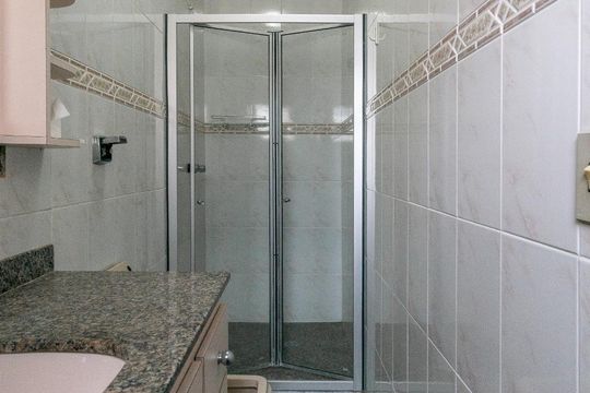Banheiro da Suíte 2 de casa à venda com 3 quartos, 250m² em Vila dos Andrades, São Paulo