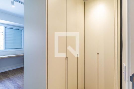 Closet de apartamento à venda com 1 quarto, 46m² em Rio Pequeno, São Paulo