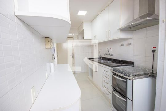 Cozinha de apartamento para alugar com 3 quartos, 106m² em Vila Olímpia, São Paulo