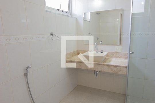 Banheiro da Suíte de apartamento para alugar com 3 quartos, 106m² em Vila Olímpia, São Paulo