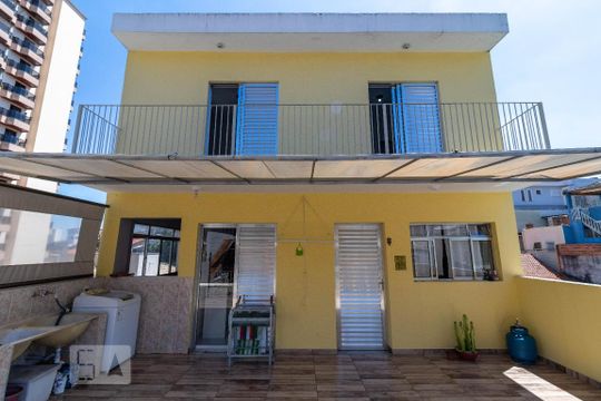Quintal de casa para alugar com 2 quartos, 90m² em Vila São Vicente, São Paulo