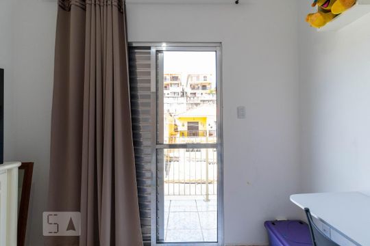 Quarto 1 de casa para alugar com 2 quartos, 90m² em Vila São Vicente, São Paulo