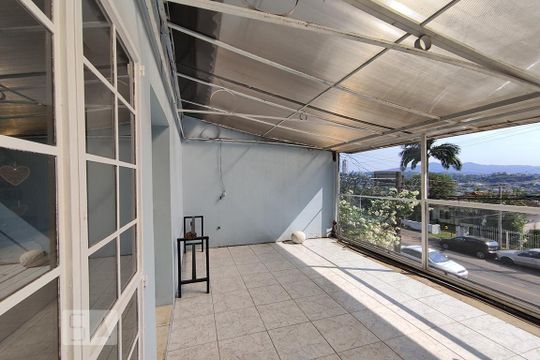 Sacada de casa à venda com 4 quartos, 300m² em Boa Vista, Novo Hamburgo