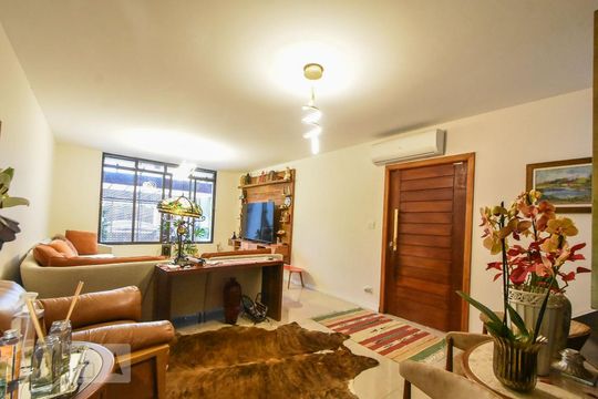 Sala de casa à venda com 2 quartos, 120m² em Vila Cordeiro, São Paulo