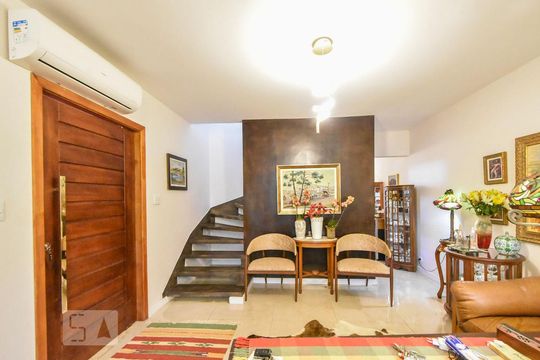 Sala de casa à venda com 2 quartos, 120m² em Vila Cordeiro, São Paulo