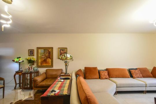 Sala de Estar de casa à venda com 2 quartos, 120m² em Vila Cordeiro, São Paulo