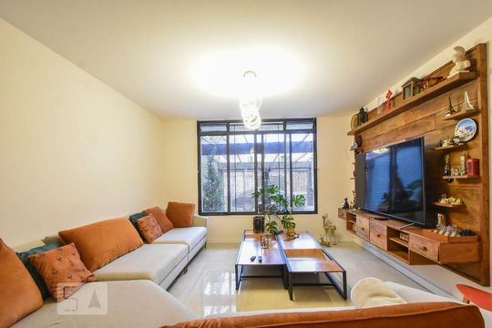 Sala de Estar de casa à venda com 2 quartos, 120m² em Vila Cordeiro, São Paulo