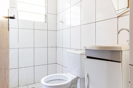 Banheiro  de casa para alugar com 1 quarto, 30m² em Jardim Miriam, São Paulo