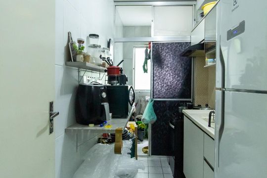 Cozinha de apartamento para alugar com 2 quartos, 70m² em Vila Carmosina, São Paulo