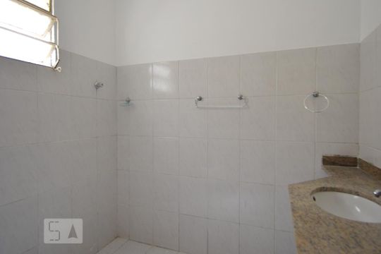 Banheiro de casa para alugar com 2 quartos, 150m² em Chácara Califórnia, São Paulo