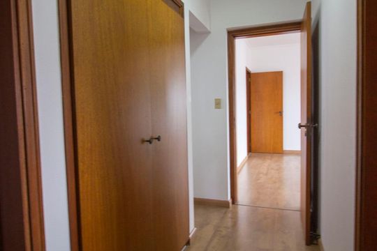 Corredor de apartamento para alugar com 3 quartos, 180m² em Centro, Jundiaí