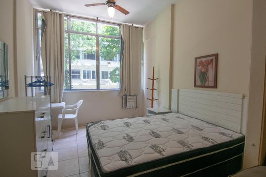 Quarto de kitnet/studio à venda com 1 quarto, 37m² em Copacabana, Rio de Janeiro