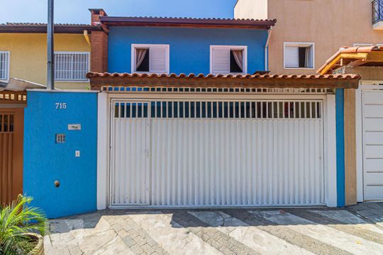 Fachada de casa à venda com 3 quartos, 74m² em Campestre, Santo André