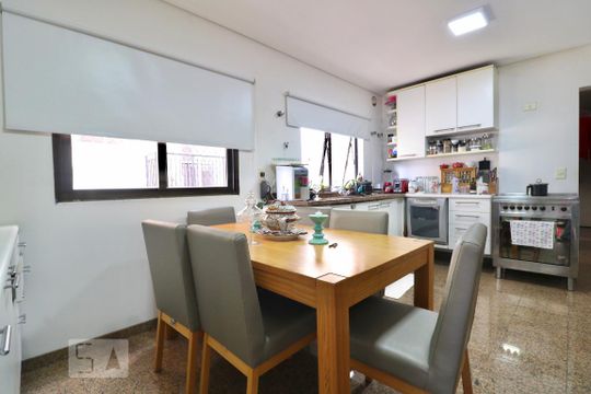 Cozinha de apartamento à venda com 3 quartos, 200m² em Santa Cecília, São Paulo