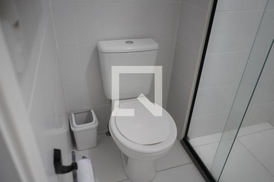 Banheiro de apartamento à venda com 1 quarto, 27m² em Brás, São Paulo