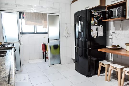 Cozinha de apartamento à venda com 3 quartos, 100m² em Vila Pereira Barreto, São Paulo