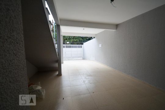 Garagem de casa à venda com 3 quartos, 125m² em Gopoúva, Guarulhos