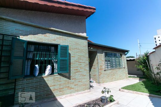 Fachada de casa à venda com 3 quartos, 290m² em Vila Fachini, São Paulo