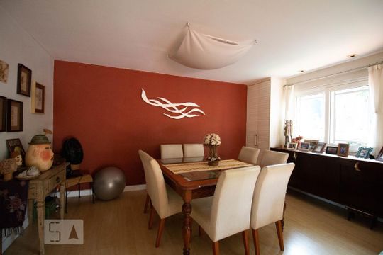 Sala de casa de condomínio à venda com 4 quartos, 256m² em São Francisco, Niterói