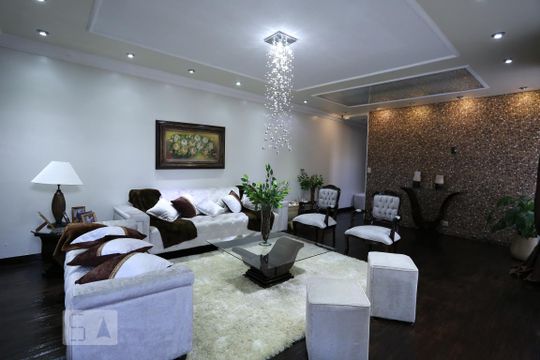 Sala de Estar de casa à venda com 6 quartos, 320m² em Vila Paranagua, São Paulo