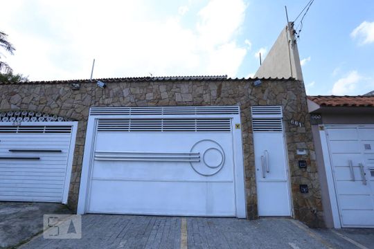 Fachada de casa para alugar com 6 quartos, 320m² em Vila Paranagua, São Paulo