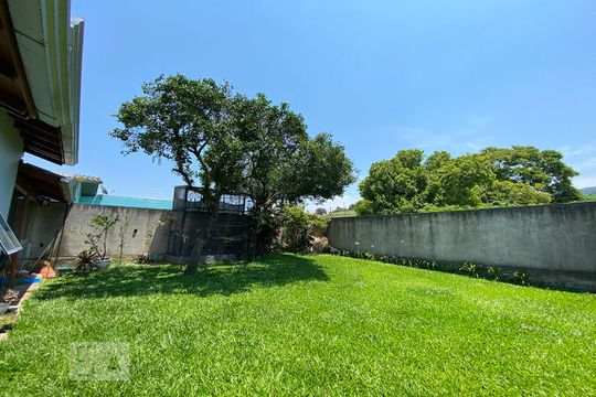 Área Externa de casa à venda com 2 quartos, 117m² em São José, Novo Hamburgo