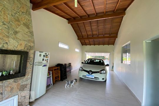 Garagem de casa à venda com 2 quartos, 117m² em São José, Novo Hamburgo