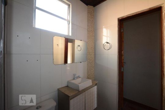 Banheiro social de apartamento para alugar com 2 quartos, 100m² em Vista Alegre, Rio de Janeiro