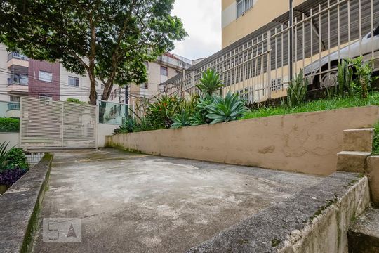 Garagem de apartamento para alugar com 2 quartos, 70m² em Caiçara-adelaide, Belo Horizonte