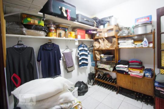 Quarto de Serviço de casa à venda com 5 quartos, 308m² em Jardim Promissão, São Paulo