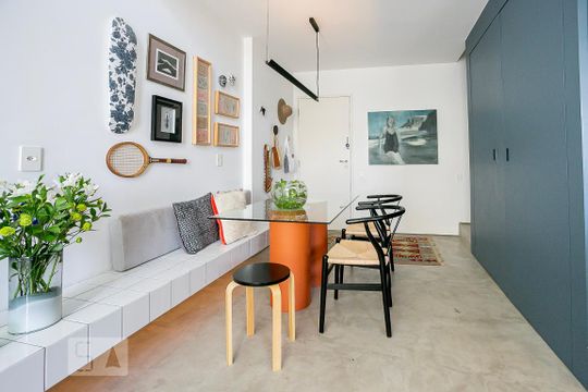 Sala de apartamento à venda com 1 quarto, 74m² em Vila Madalena, São Paulo