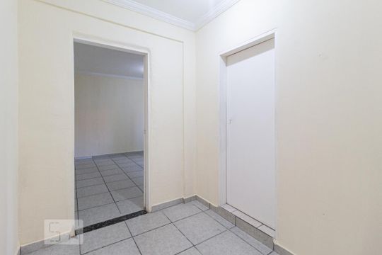 Corredor de casa para alugar com 2 quartos, 70m² em Santa Maria, Osasco