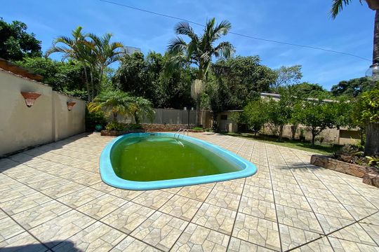 Piscina de casa à venda com 3 quartos, 239m² em Pinheiro, São Leopoldo