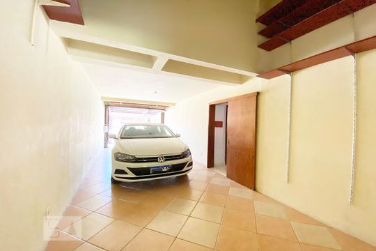 Garagem de casa à venda com 3 quartos, 239m² em Pinheiro, São Leopoldo