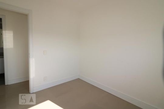 Quarto 1 de apartamento para alugar com 3 quartos, 77m² em Navegantes, Porto Alegre