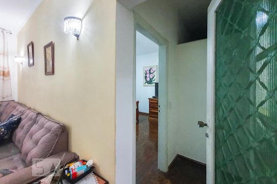 Casa à venda com 4 quartos, 350m² em Vila Liviero, São Paulo