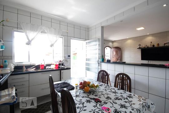 Cozinha de casa à venda com 2 quartos, 98m² em São Pedro, Osasco