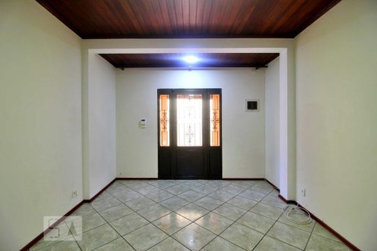 Sala de casa à venda com 2 quartos, 87m² em Vila Guarani, Santo André