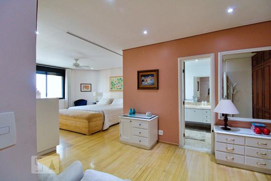 Suíte 1 de apartamento à venda com 4 quartos, 337m² em Vila Suzana, São Paulo