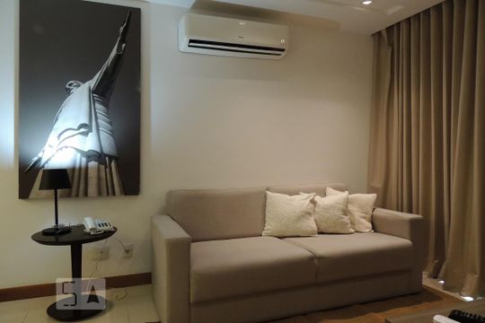Sala de apartamento para alugar com 1 quarto, 46m² em Jacarepaguá, Rio de Janeiro