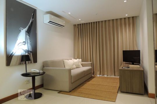 Sala de apartamento para alugar com 1 quarto, 46m² em Jacarepaguá, Rio de Janeiro
