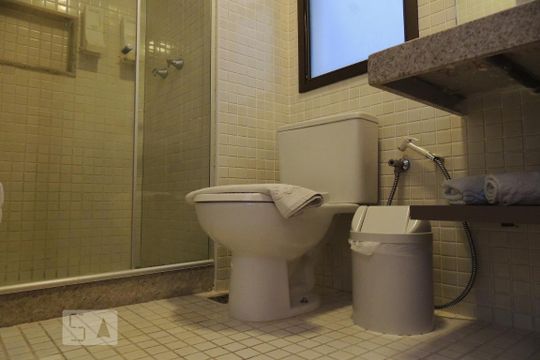 Banheiro de apartamento à venda com 1 quarto, 46m² em Jacarepaguá, Rio de Janeiro