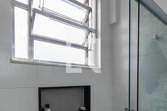 Banheiro de kitnet/studio à venda com 0 quarto, 24m² em Praça da Bandeira, Rio de Janeiro
