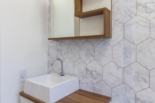 Banheiro de apartamento para alugar com 2 quartos, 47m² em Jardim Barro Branco, Cotia