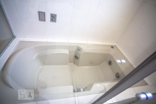 Banheira de casa à venda com 3 quartos, 398m² em Taboão, São Bernardo do Campo